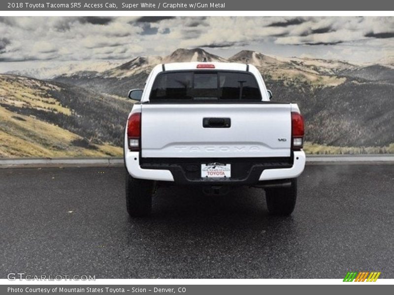 Super White / Graphite w/Gun Metal 2018 Toyota Tacoma SR5 Access Cab