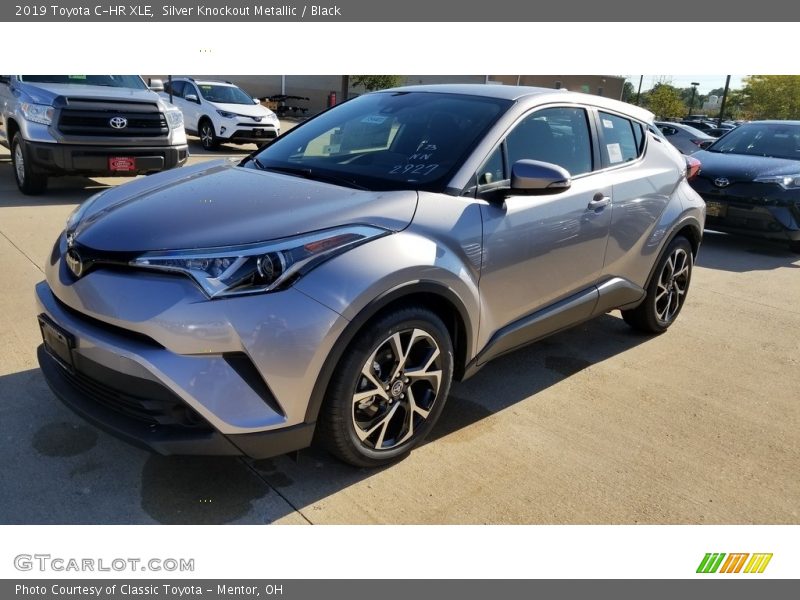 Silver Knockout Metallic / Black 2019 Toyota C-HR XLE