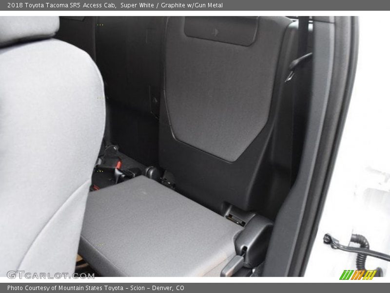 Super White / Graphite w/Gun Metal 2018 Toyota Tacoma SR5 Access Cab