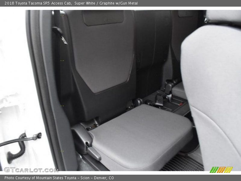 Super White / Graphite w/Gun Metal 2018 Toyota Tacoma SR5 Access Cab