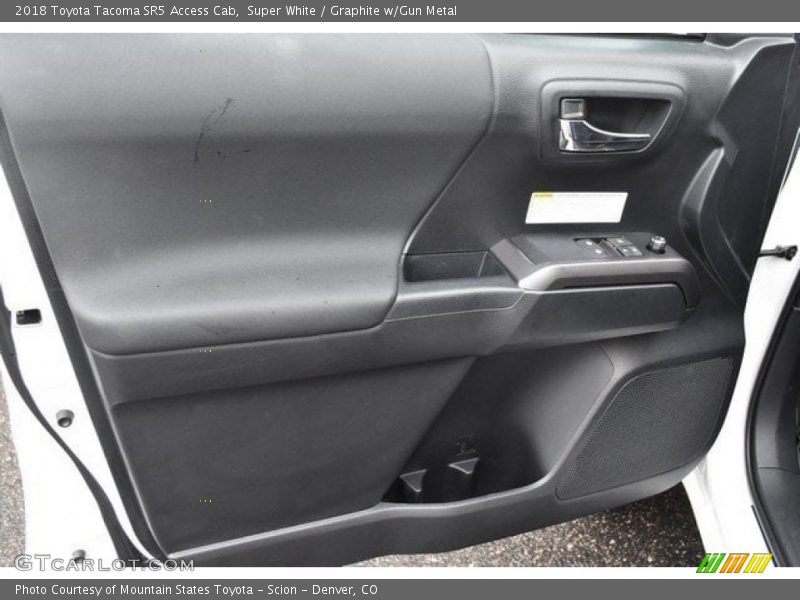 Super White / Graphite w/Gun Metal 2018 Toyota Tacoma SR5 Access Cab