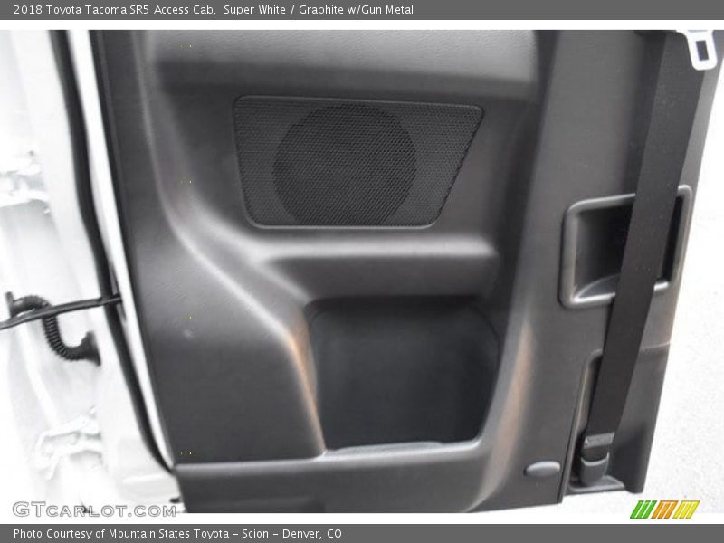 Super White / Graphite w/Gun Metal 2018 Toyota Tacoma SR5 Access Cab