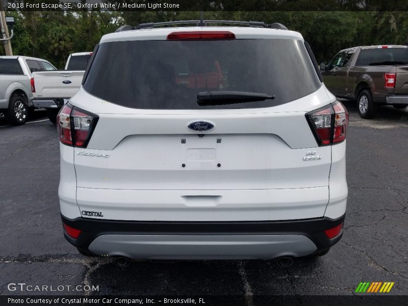 Oxford White / Medium Light Stone 2018 Ford Escape SE