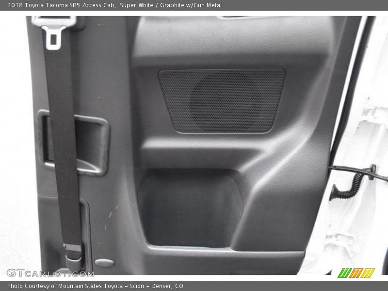 Super White / Graphite w/Gun Metal 2018 Toyota Tacoma SR5 Access Cab