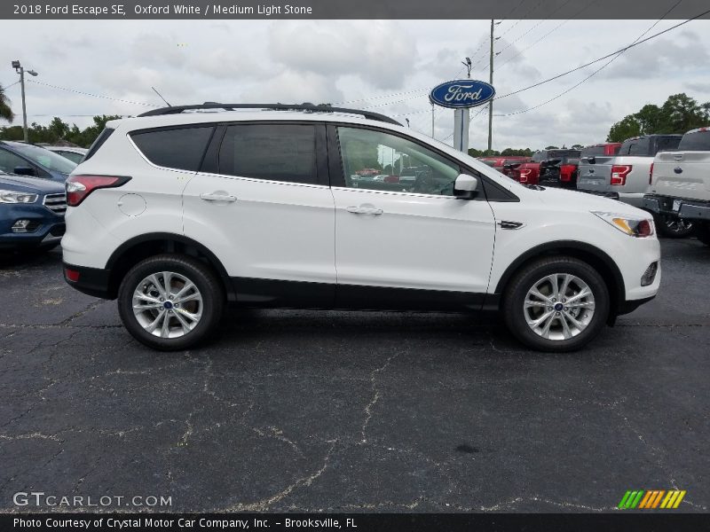 Oxford White / Medium Light Stone 2018 Ford Escape SE