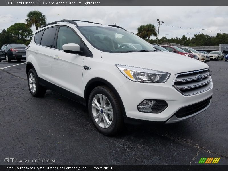 Oxford White / Medium Light Stone 2018 Ford Escape SE