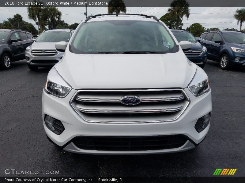 Oxford White / Medium Light Stone 2018 Ford Escape SE
