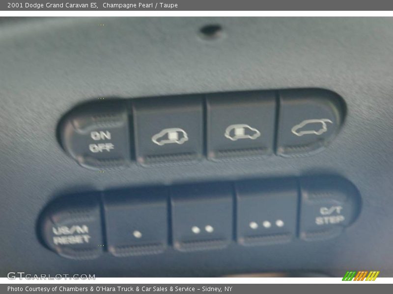 Champagne Pearl / Taupe 2001 Dodge Grand Caravan ES