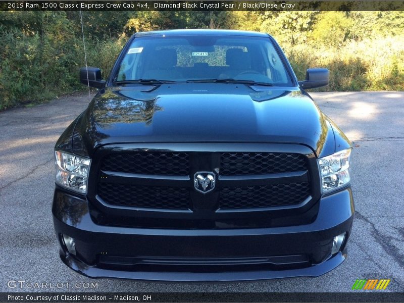 Diamond Black Crystal Pearl / Black/Diesel Gray 2019 Ram 1500 Classic Express Crew Cab 4x4