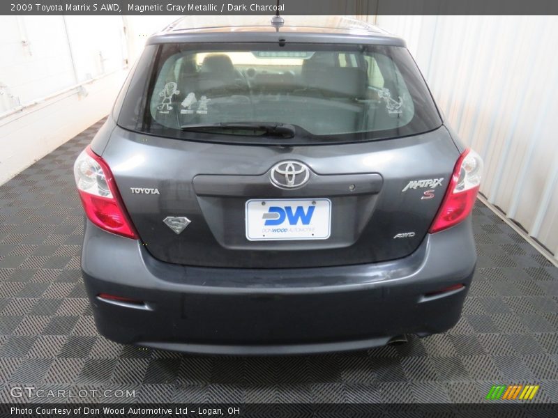 Magnetic Gray Metallic / Dark Charcoal 2009 Toyota Matrix S AWD