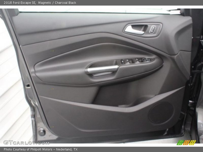 Magnetic / Charcoal Black 2018 Ford Escape SE