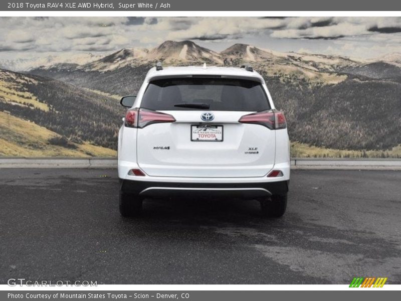 Super White / Ash 2018 Toyota RAV4 XLE AWD Hybrid