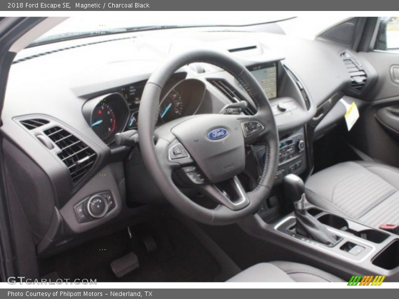 Magnetic / Charcoal Black 2018 Ford Escape SE