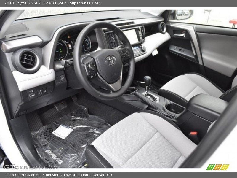 Super White / Ash 2018 Toyota RAV4 XLE AWD Hybrid