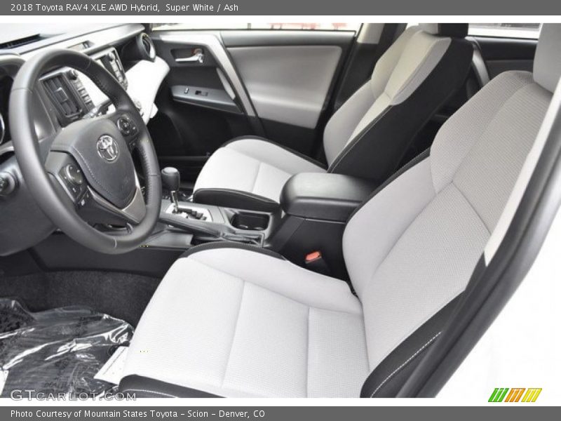 Super White / Ash 2018 Toyota RAV4 XLE AWD Hybrid