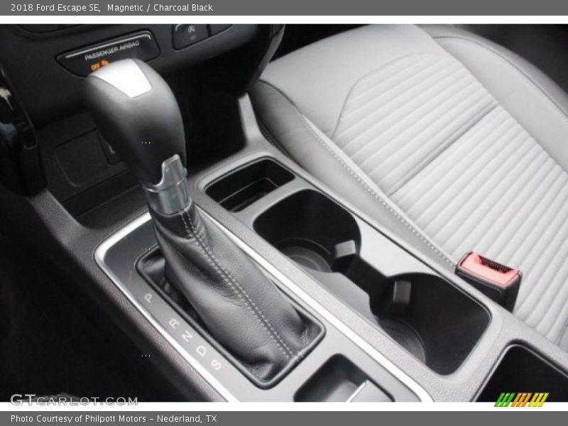 Magnetic / Charcoal Black 2018 Ford Escape SE