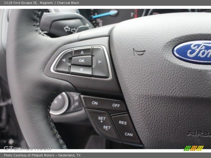 Magnetic / Charcoal Black 2018 Ford Escape SE