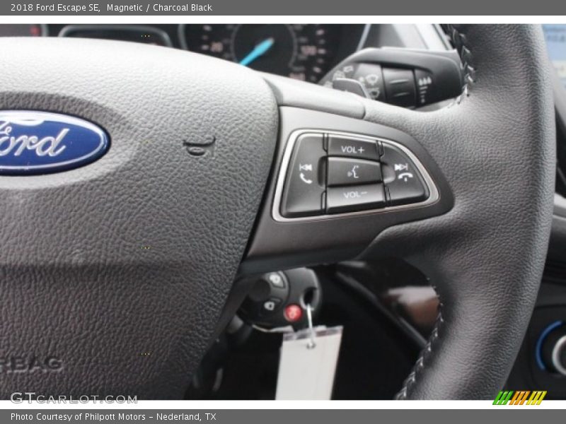 Magnetic / Charcoal Black 2018 Ford Escape SE
