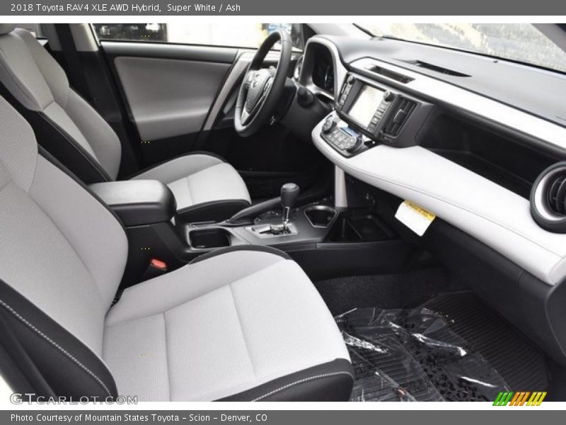 Super White / Ash 2018 Toyota RAV4 XLE AWD Hybrid