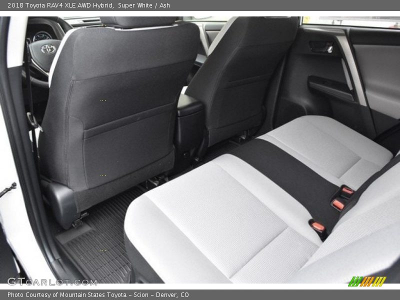 Super White / Ash 2018 Toyota RAV4 XLE AWD Hybrid