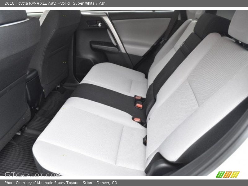 Super White / Ash 2018 Toyota RAV4 XLE AWD Hybrid