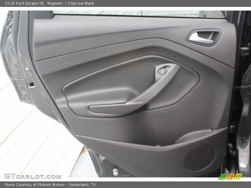 Magnetic / Charcoal Black 2018 Ford Escape SE