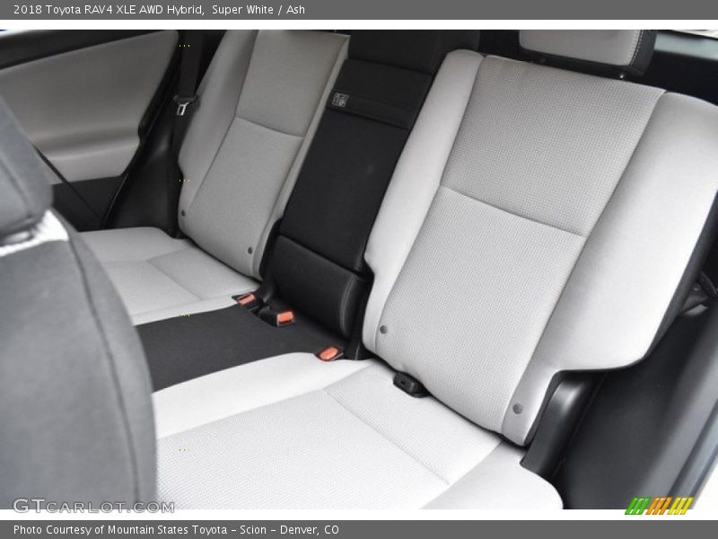 Super White / Ash 2018 Toyota RAV4 XLE AWD Hybrid