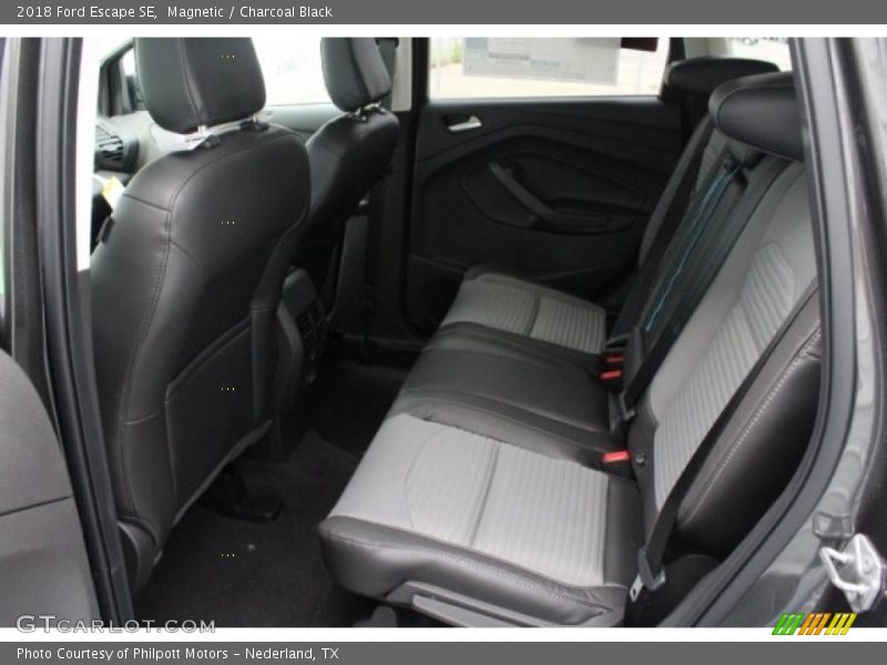 Magnetic / Charcoal Black 2018 Ford Escape SE