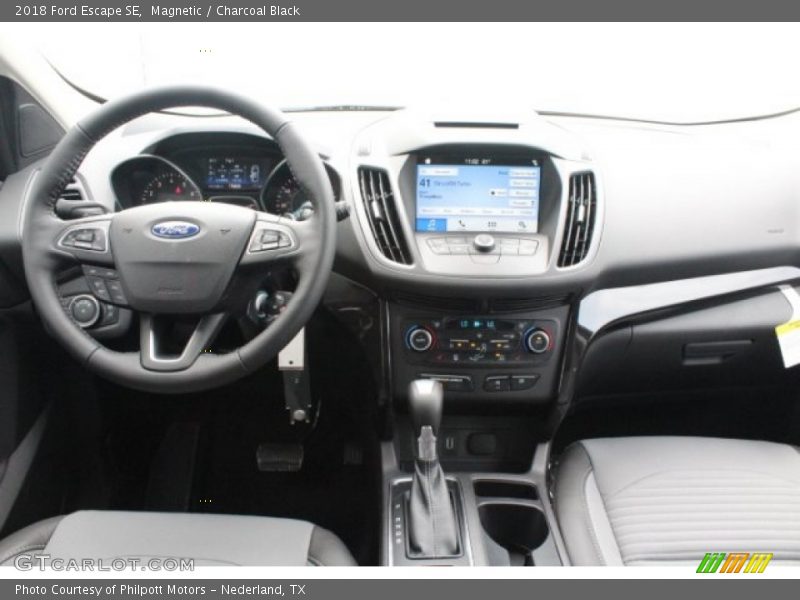 Magnetic / Charcoal Black 2018 Ford Escape SE