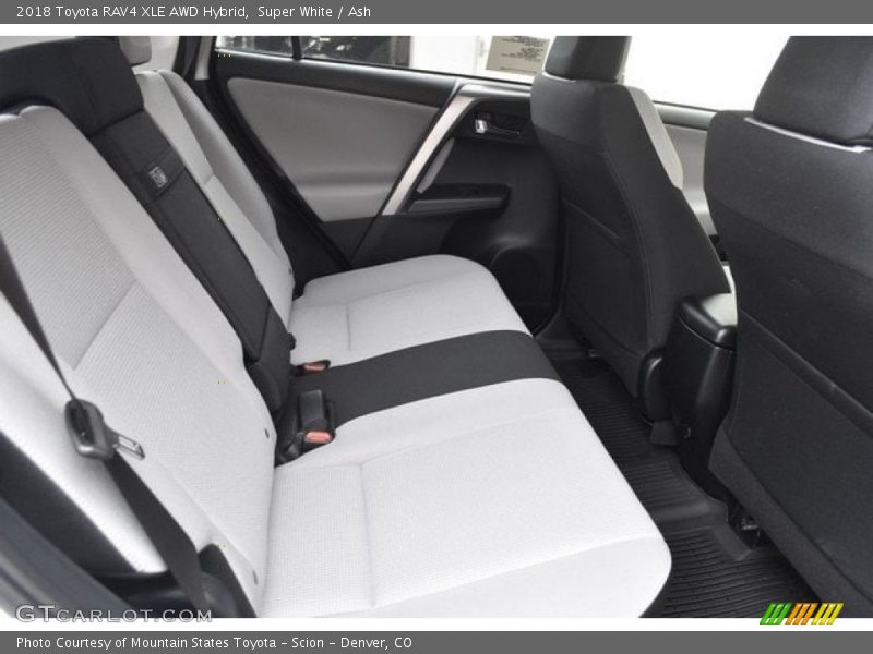 Super White / Ash 2018 Toyota RAV4 XLE AWD Hybrid