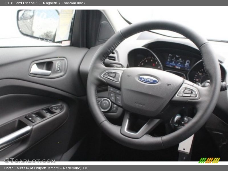 Magnetic / Charcoal Black 2018 Ford Escape SE