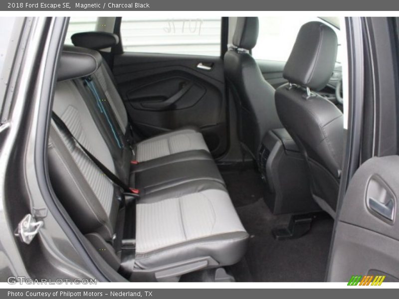 Magnetic / Charcoal Black 2018 Ford Escape SE