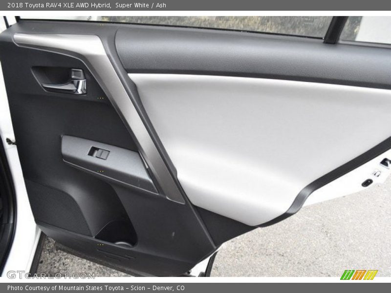 Super White / Ash 2018 Toyota RAV4 XLE AWD Hybrid