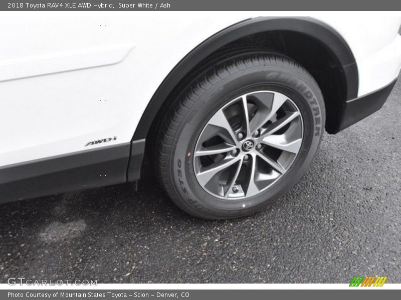 Super White / Ash 2018 Toyota RAV4 XLE AWD Hybrid