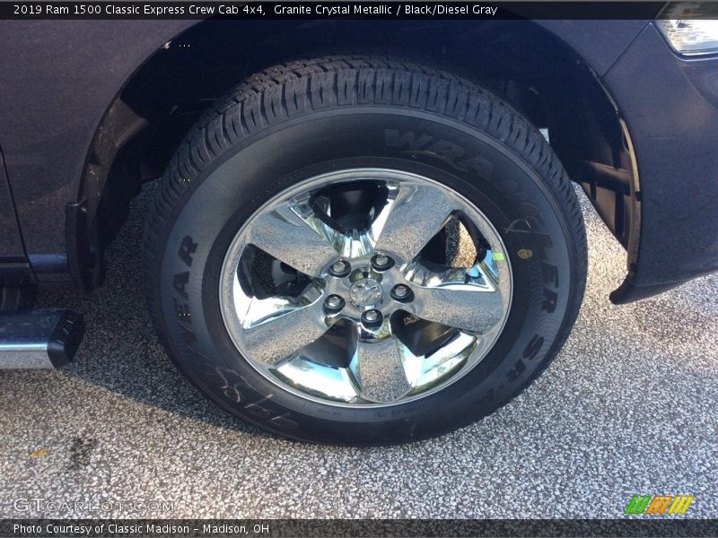 Granite Crystal Metallic / Black/Diesel Gray 2019 Ram 1500 Classic Express Crew Cab 4x4
