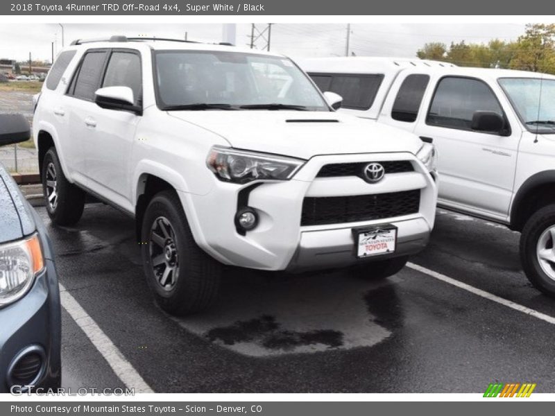 Super White / Black 2018 Toyota 4Runner TRD Off-Road 4x4
