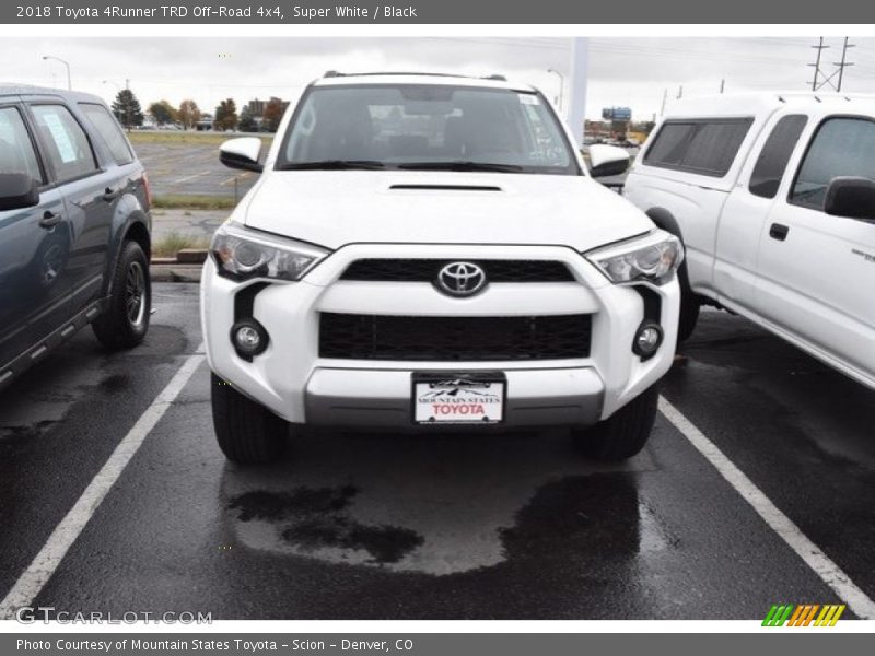 Super White / Black 2018 Toyota 4Runner TRD Off-Road 4x4