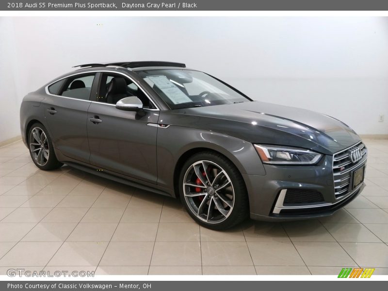 Front 3/4 View of 2018 S5 Premium Plus Sportback
