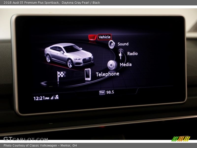 Controls of 2018 S5 Premium Plus Sportback