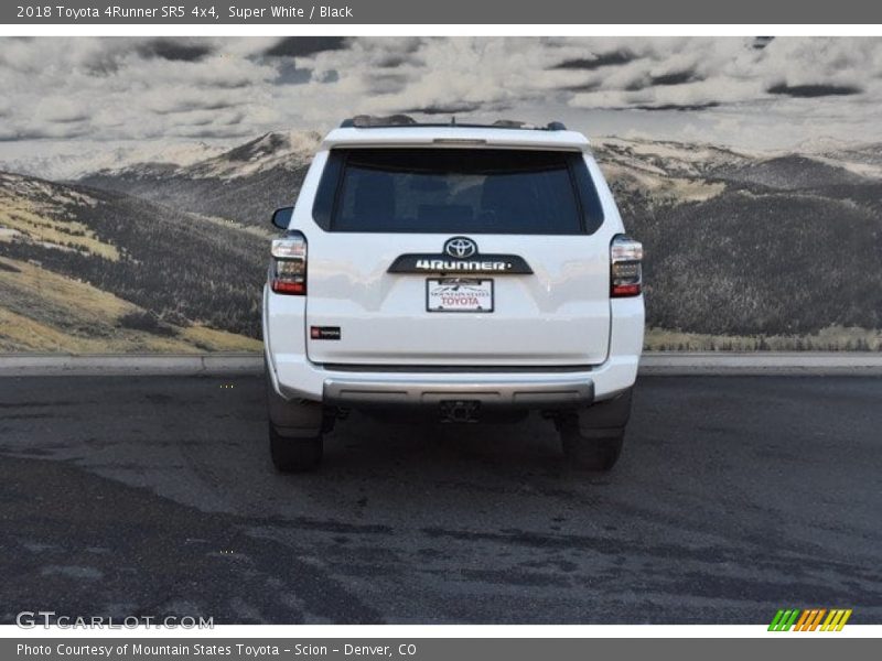 Super White / Black 2018 Toyota 4Runner SR5 4x4