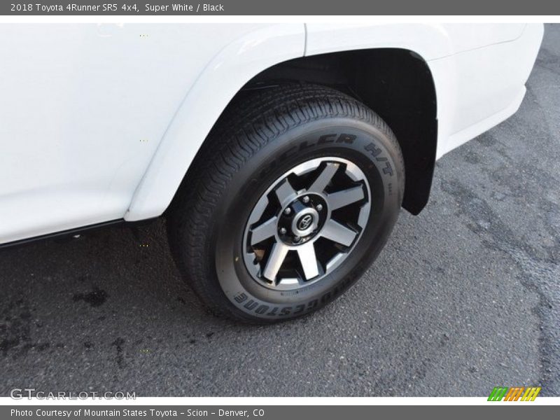 Super White / Black 2018 Toyota 4Runner SR5 4x4