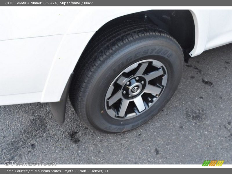 Super White / Black 2018 Toyota 4Runner SR5 4x4