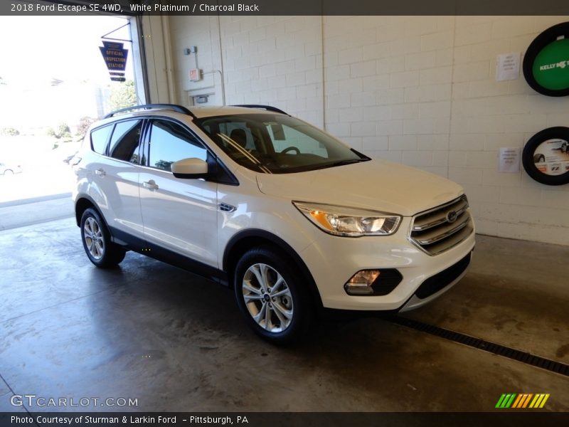 White Platinum / Charcoal Black 2018 Ford Escape SE 4WD