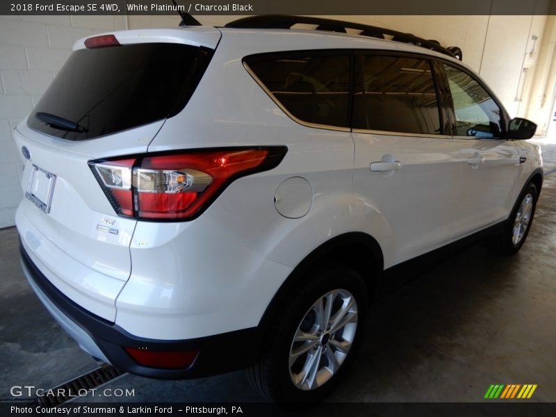 White Platinum / Charcoal Black 2018 Ford Escape SE 4WD