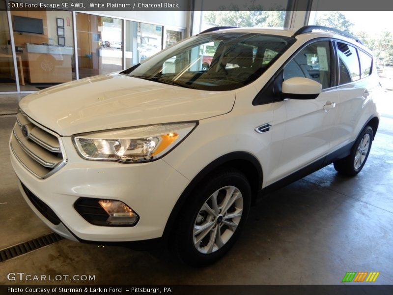 White Platinum / Charcoal Black 2018 Ford Escape SE 4WD