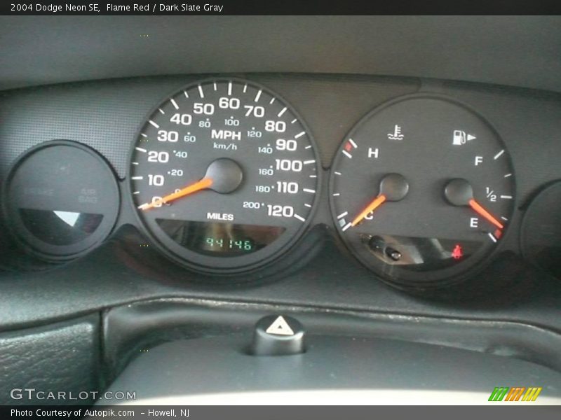 Flame Red / Dark Slate Gray 2004 Dodge Neon SE