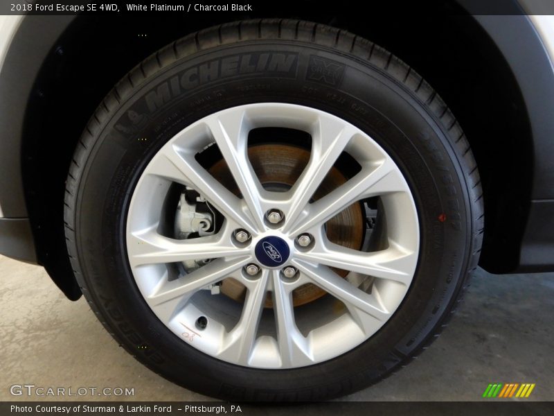 White Platinum / Charcoal Black 2018 Ford Escape SE 4WD