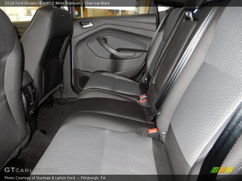 White Platinum / Charcoal Black 2018 Ford Escape SE 4WD