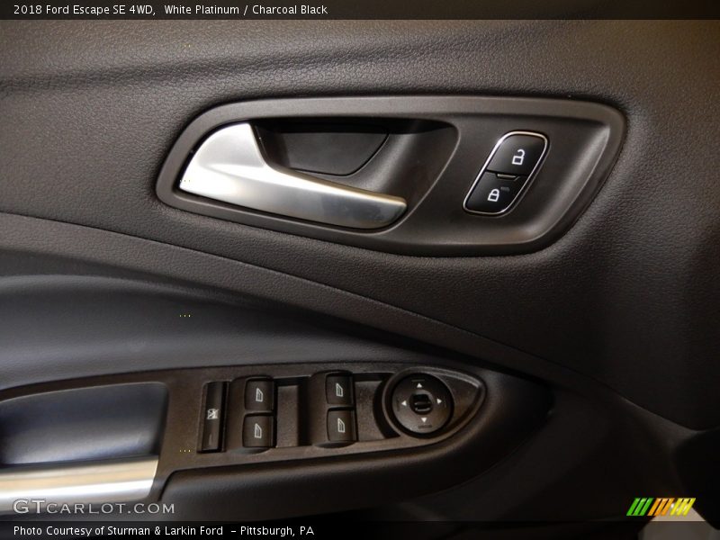 White Platinum / Charcoal Black 2018 Ford Escape SE 4WD