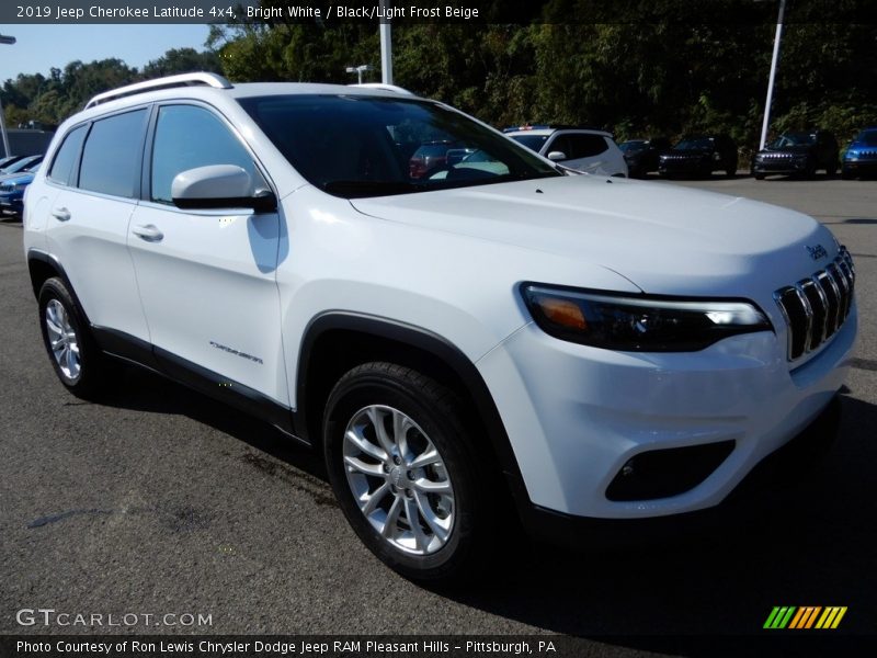 Bright White / Black/Light Frost Beige 2019 Jeep Cherokee Latitude 4x4